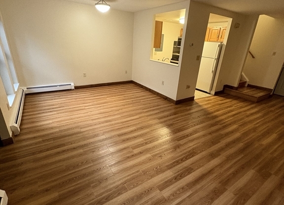 3 beds, 1 bath, 1,000 sqft, $4,500, Unit 3