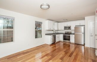 For Rent: Downtown Elegance at 605 Park Ave– Your Urban Haven Awaits!