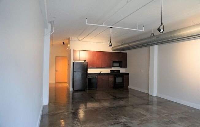 Studio, 1 bath, 610 sqft, $850, Unit 112-203