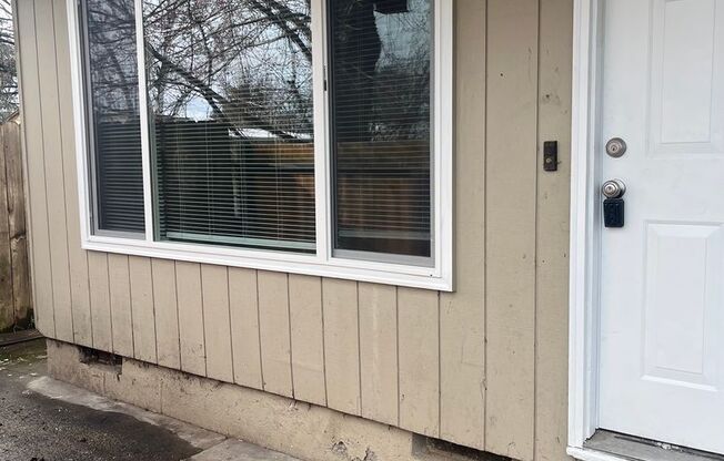 280-1b - 210,212,216,218 Benson