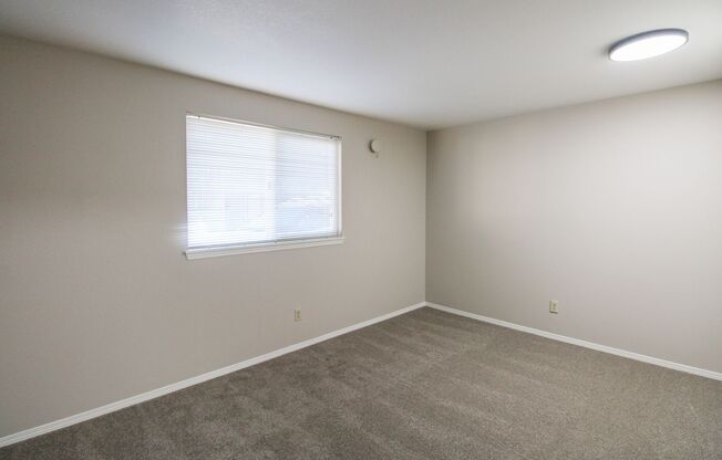 2 beds, 1 bath, 840 sqft, $1,250, Unit 49
