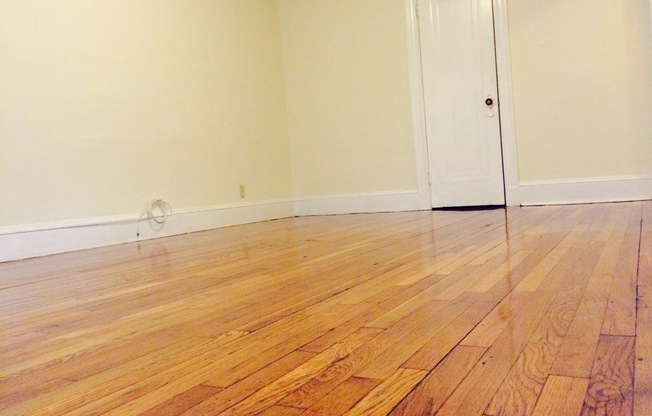 2 beds, 1 bath, 710 sqft, $3,100, Unit 01-005