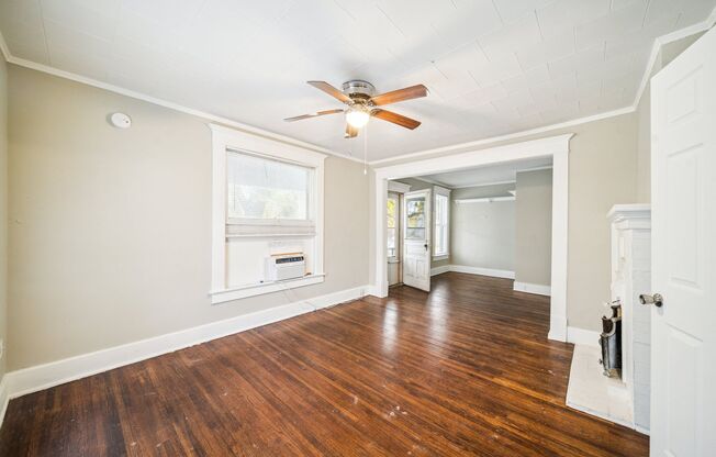 3 beds, 2 baths, $1,200, Unit 1317 S Carson Avenue