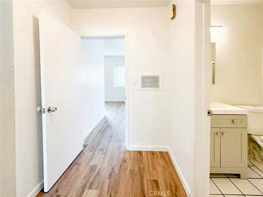 2 beds, 1 bath, 800 sqft, $2,195, Unit 4