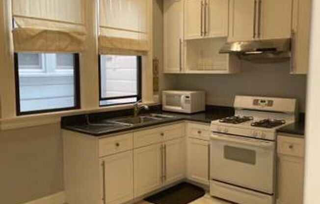 Studio, 1 bath, $2,200