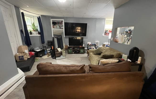 1064 Beacon St Apt B