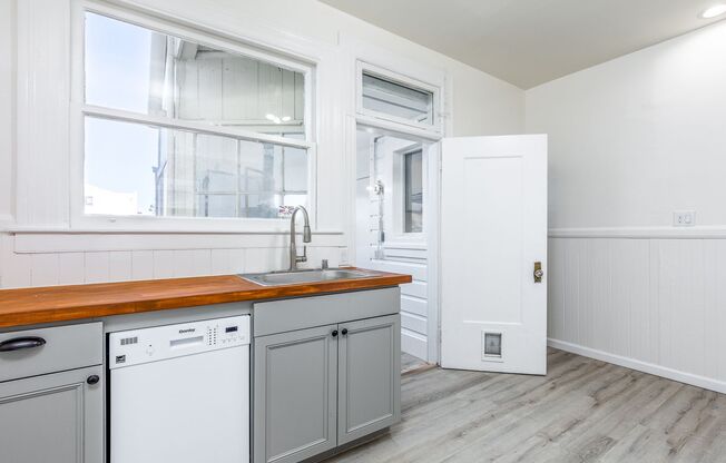 Outside Leasing - 1035-1039A Sanchez Street