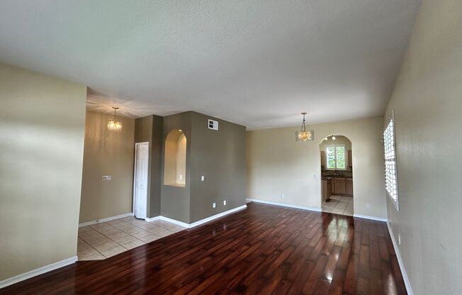 Beautiful 4BD/2.5BA Upgraded Home in Winter Springs