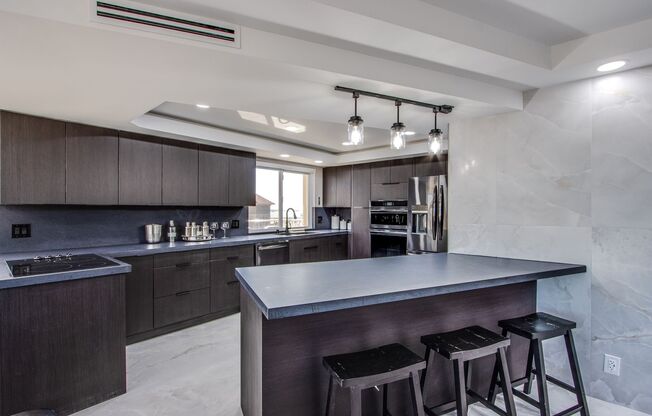 2 beds, 2 baths, $2,799, Unit # 1012