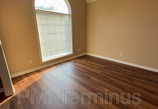 6122 FARMWOOD WAY SE