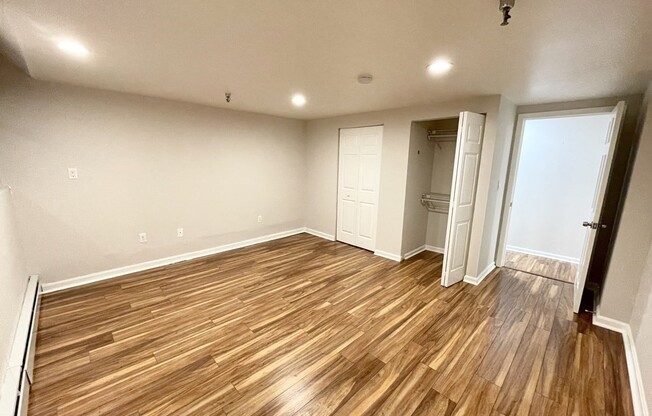 4 beds, 2 baths, $8,000, Unit 26