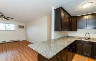 43 BURNHAM ST