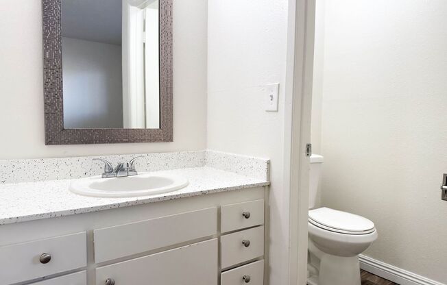 2 beds, 1.5 baths, $2,195, Unit 5