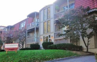1023-79 W. 38th St.