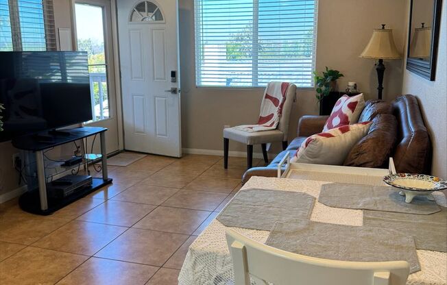 Furnished 2 Bed 1 Ba home in Bonita!