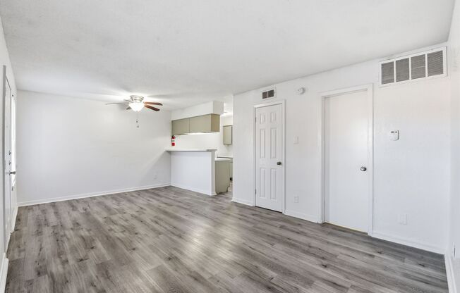 Studio, 1 bath, 462 sqft, $879, Unit 2001