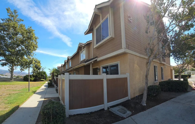 3 beds, 2 baths, $2,495, Unit Unit 12