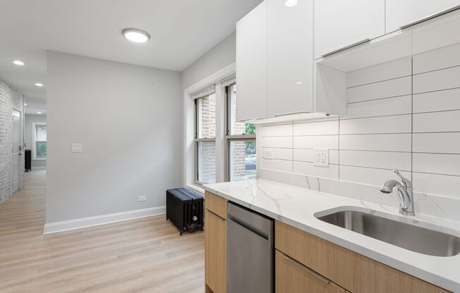 2 beds, 1 bath, 561 sqft, $2,100, Unit 1627-1A