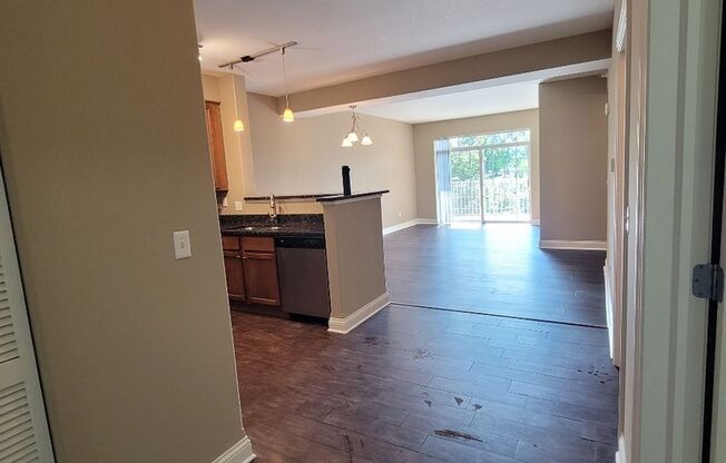 2 beds, 2 baths, 1,351 sqft, $2,300, Unit 518