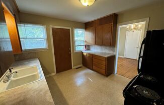 3 beds, 2 baths, $1,375