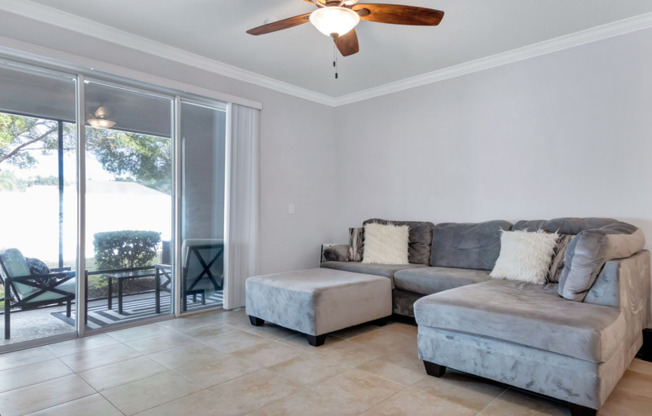 10424 RED CARPET CT