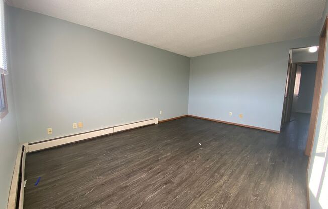 2 beds, 1 bath, $1,000, Unit #06