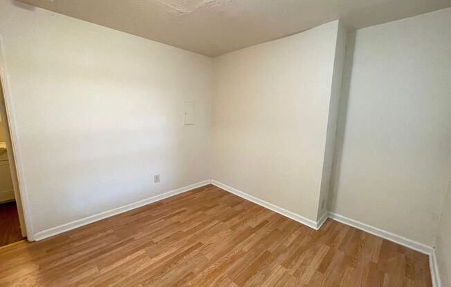 Cozy 1 bedroom available in Woodlawn Terrace