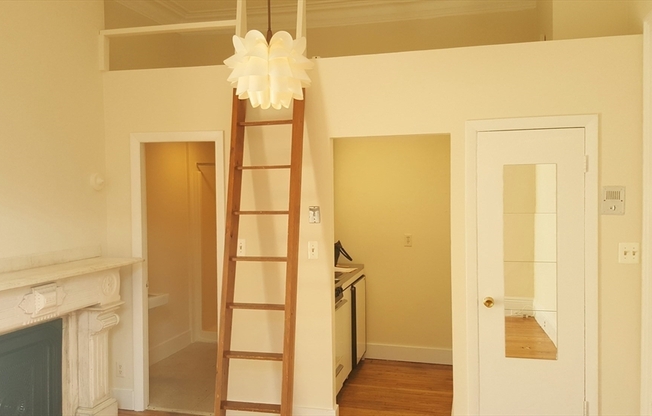 1 bed, 1 bath, 319 sqft, $2,395, Unit PARLOR