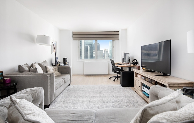 1 bed, 1 bath, $4,495, Unit 21D