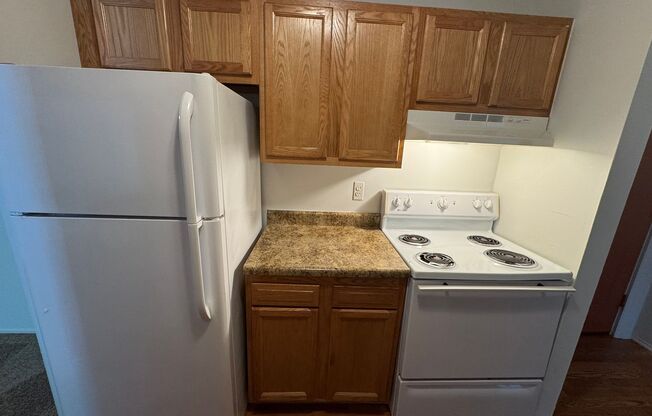 2 beds, 1 bath, 950 sqft, $1,295, Unit #211