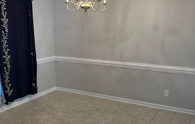 Beautiful 4 bedroom home located in Bordeaux