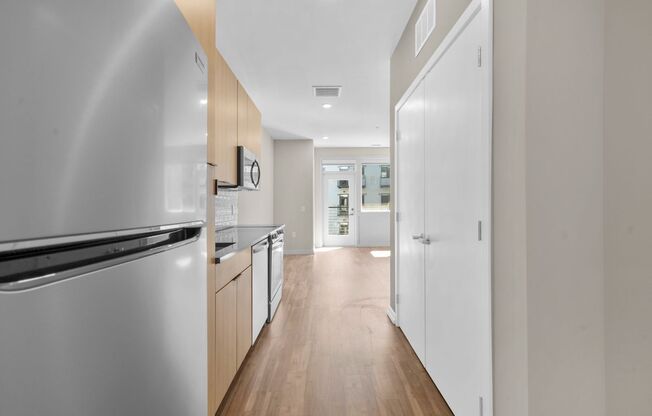 Studio, 1 bath, 548 sqft, $1,810, Unit 730