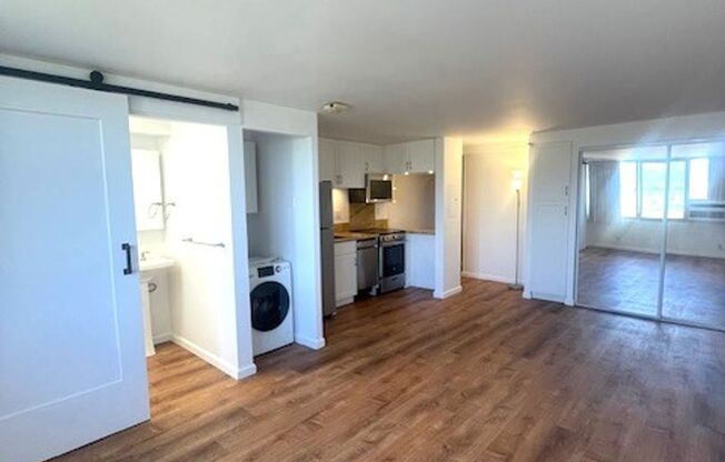 Renovated Studio / 1 Bath in Century Park Plaza