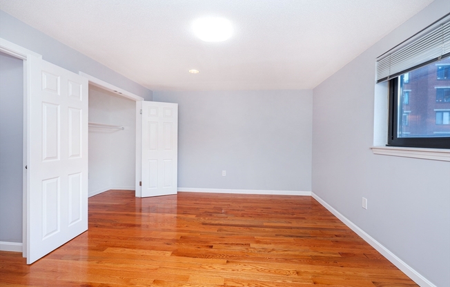 4 beds, 3.5 baths, 1,900 sqft, $5,800, Unit T8