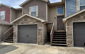 Check Out This Beautiful Split-Level Townhome with 3 Bedrooms and 2 Bathrooms!