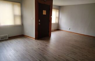 2425-27 W Greenfield Ave