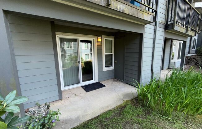 2 Bed 1 Bath Totem Lake Condo