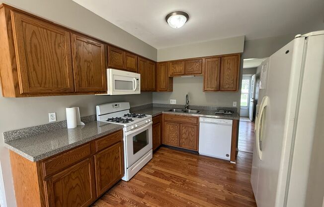 538 56 ST SE
