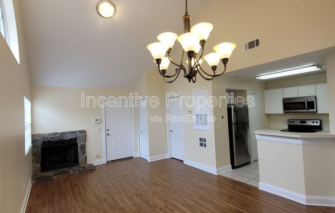 575 Bloomington Ct