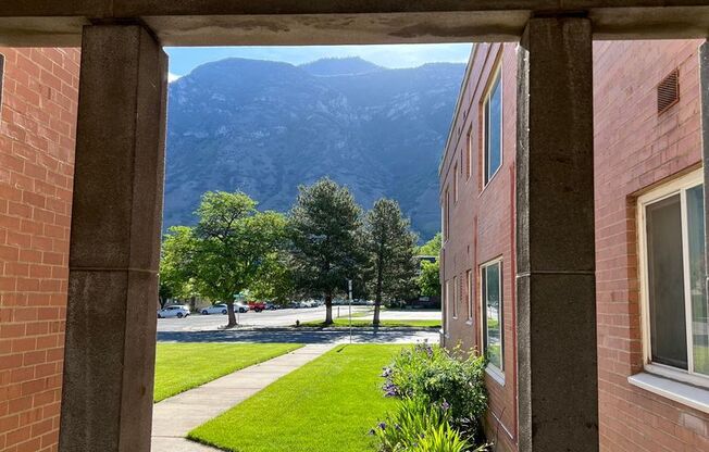 1 bed, 1 bath, $1,095, Unit 42