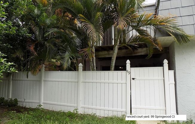 Two Bed, 1.5 bath Townhouse in the heart of Port Orange