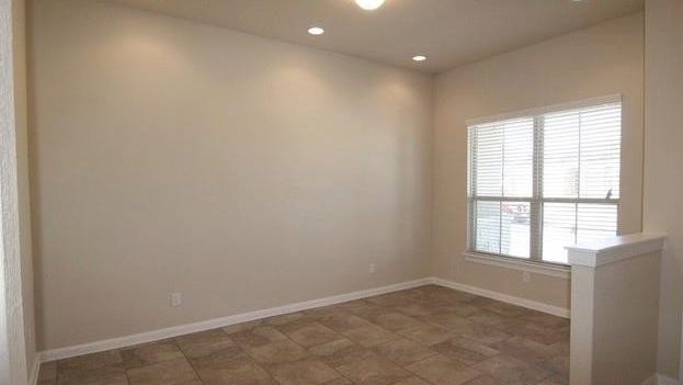 5633 BRIAR FLD