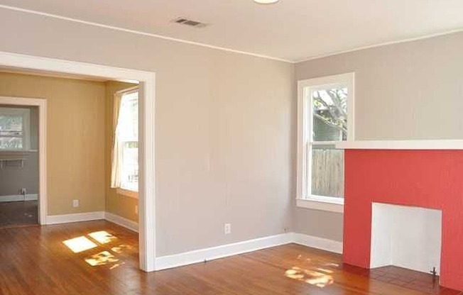 Charming Hyde Park Bungalow