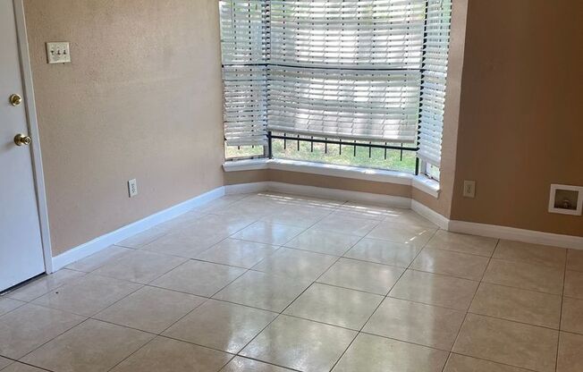 Cozy 4 bd/2 bth in Glen Iris Sub Division