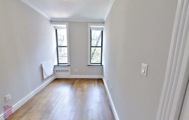 321 W 16 ST