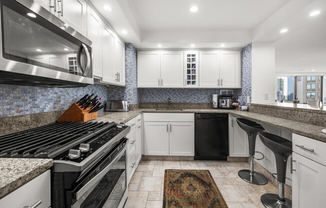 3 beds, 2 baths, 1,890 sqft, $7,500, Unit 22F