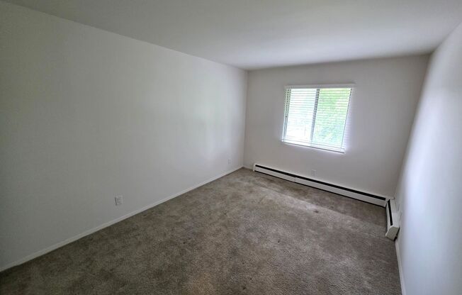 2 beds, 1 bath, 955 sqft, $1,225, Unit 19 - 204