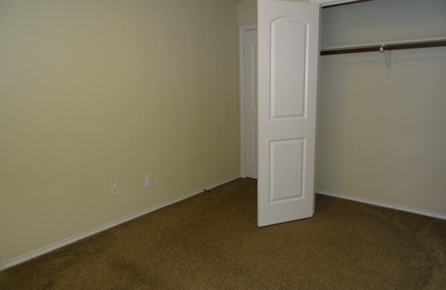 3 beds, 2.5 baths, $1,695