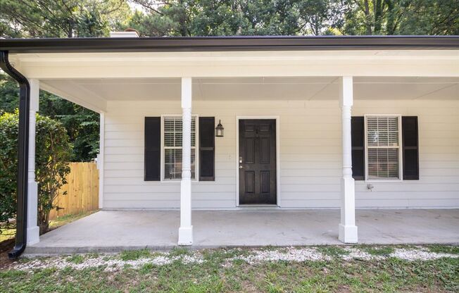Newly Renovated 3bd/2ba Duplex Unit in Convenient Smyrna Location!