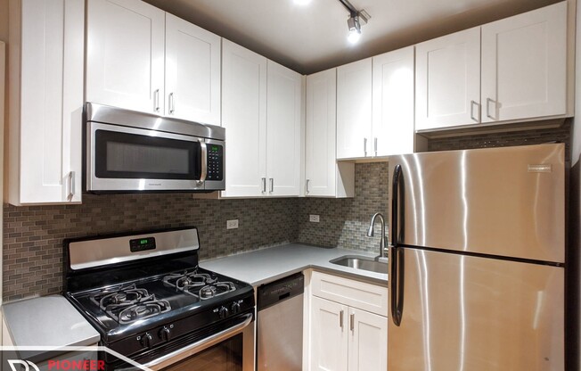 2420 N Kedzie 302